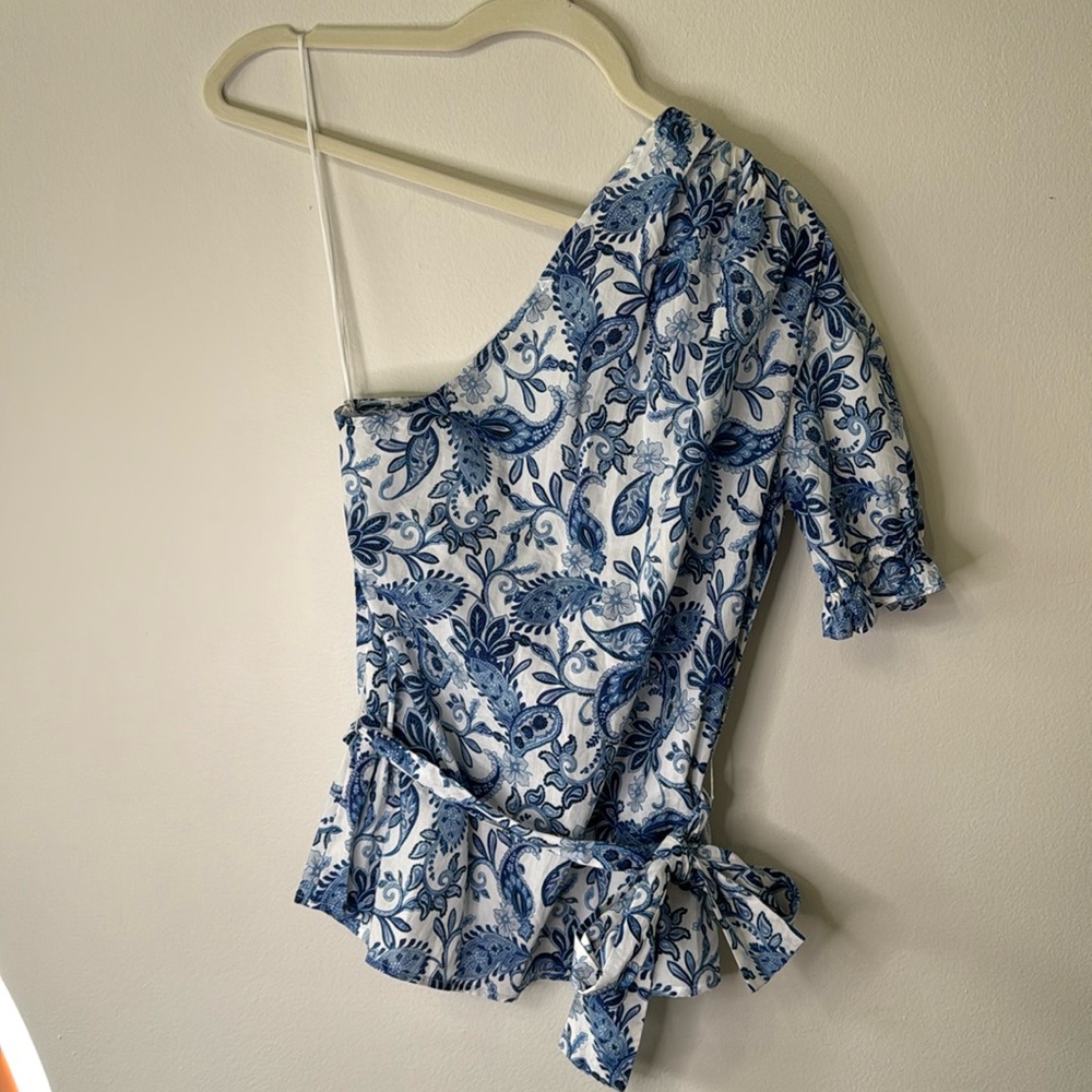 Revolve Generation Love One Shoulder Paisley Floral Print Top new without tag